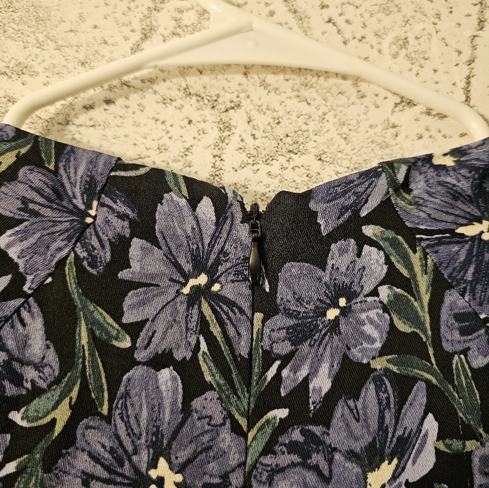 & Other Stories long sleeve mini wrap dress in dark floral - Picture 5 of 7